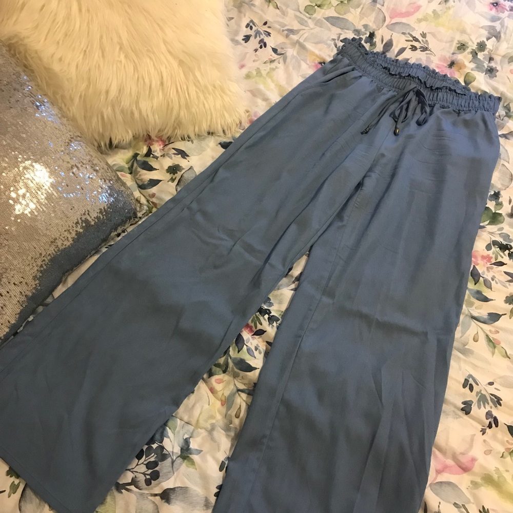 NWOT- Blue flared pants